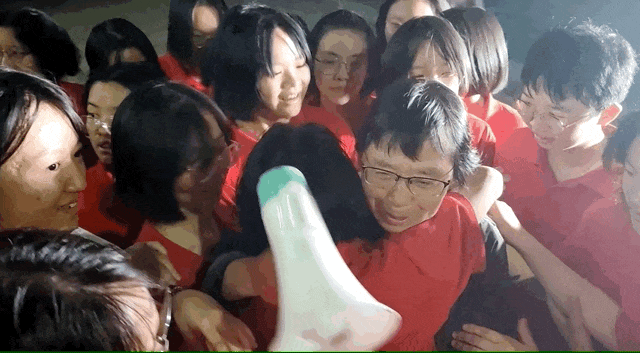 张桂梅把心爱的“宝贝”,捐给了国家博物馆!