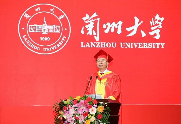 【毕业观】兰州大学校长严纯华：Be a Decent Person