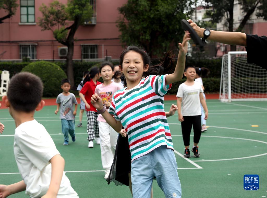 上海：缓解暑期“看护难” 小学生爱心暑托班开班