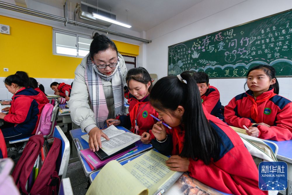 积石山地震灾区学校如期开学