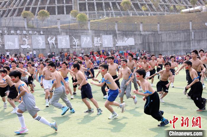 迎接“三月三” 广西多彩非遗进校园