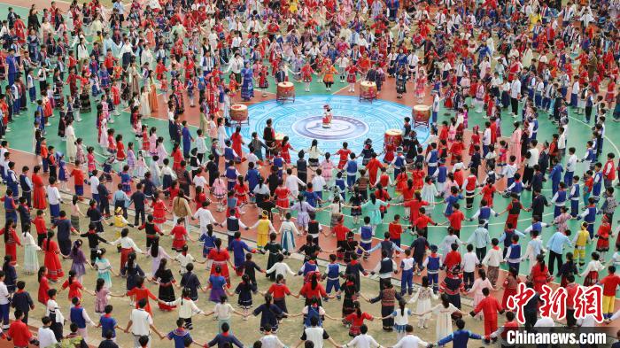 迎接“三月三” 广西多彩非遗进校园