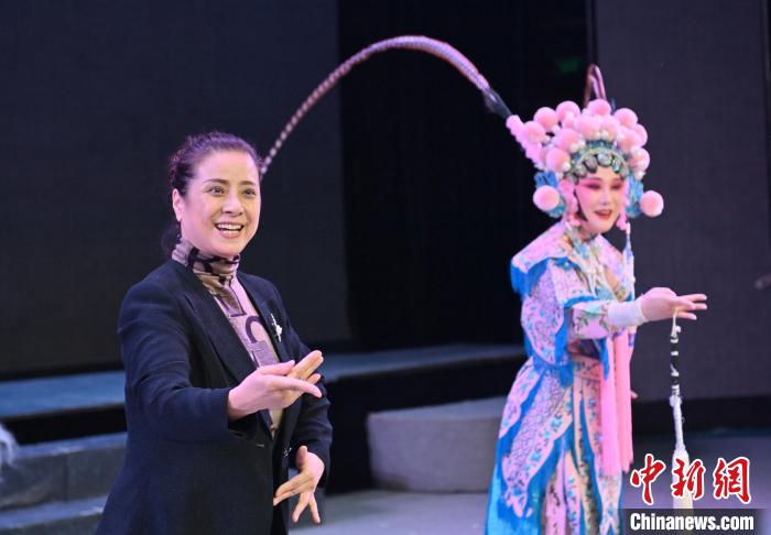 吉剧名家育新人