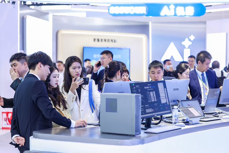 人工智能赋能教与学 勾勒数智教育新图景