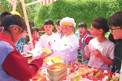 小学生比拼厨艺