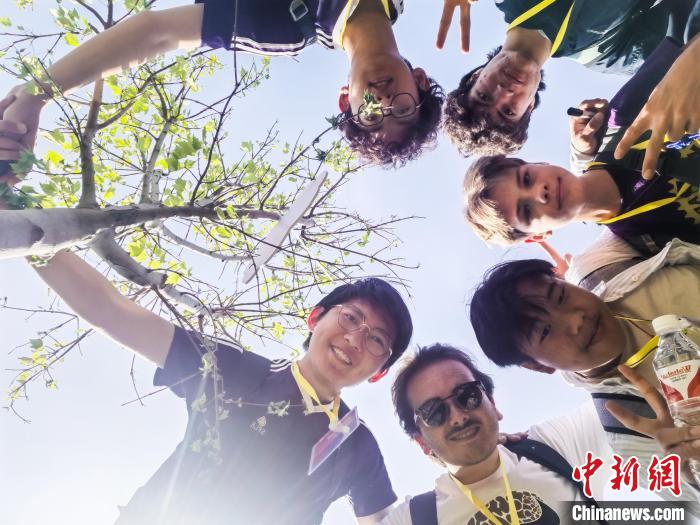 美国青少年“友谊传承”研学团到访石家庄