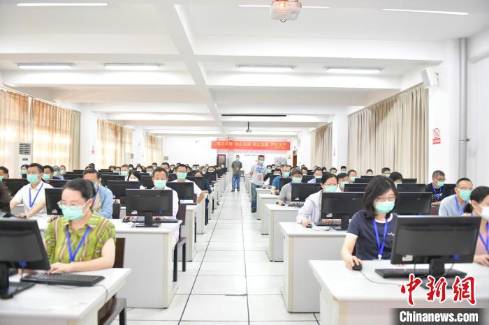 安徽高考网上评卷工作有序进行