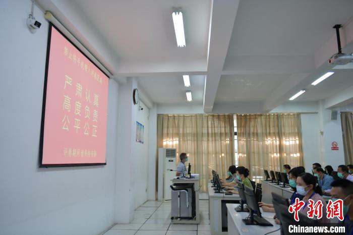 安徽高考网上评卷工作有序进行