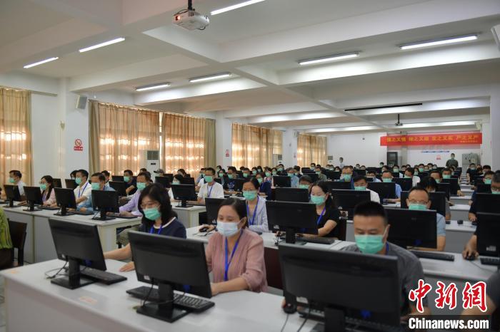 安徽高考网上评卷工作有序进行