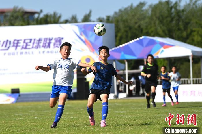 安徽合肥:足球小将逐梦绿茵度暑期