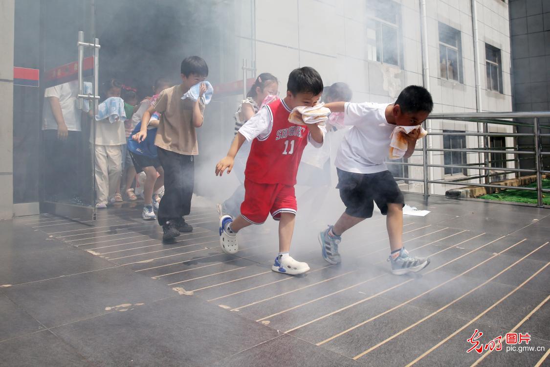 “暑期安全课”为青少年假期筑牢安全防线