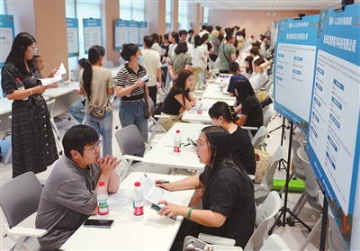 高校毕业生就业冲刺再加速 高校毕业生就业冲刺再加速