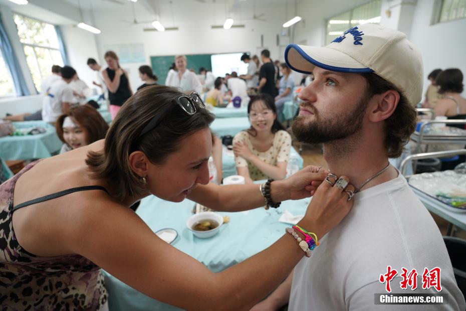 15国近70名师生在重庆感知中医药文化 15国近70名师生在重庆感知中医药文化