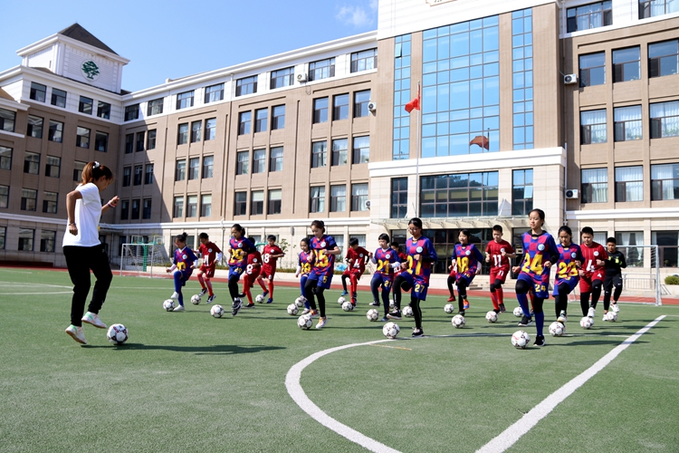 大连市培根学校以体育人：唤醒精神，从唤醒身体开始