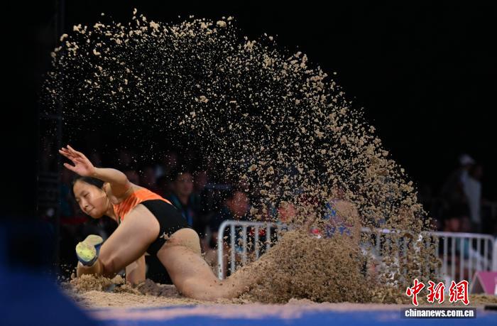 全国青少年田径运动会:女子跳远黄心愉夺冠 全国青少年田径运动会:女子跳远黄心愉夺冠