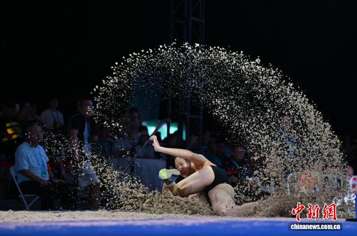 全国青少年田径运动会:女子跳远黄心愉夺冠