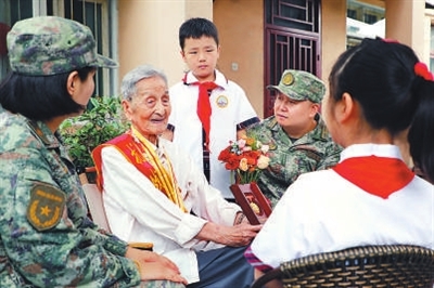 铭记历史 致敬荣光