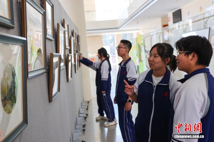 青海西宁:中小学生上好开学第一课