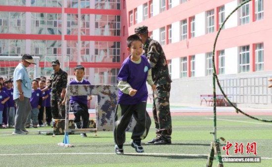 青海西宁：小学生