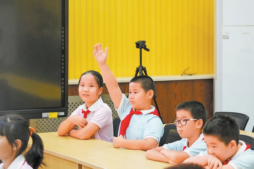 香山公园红色文化宣教员送课进校园