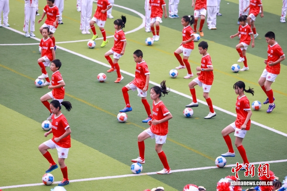北京市“校园足球主题月”启动 北京市“校园足球主题月”启动