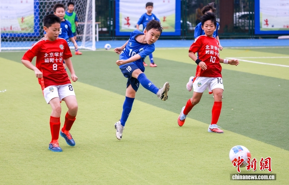 北京市“校园足球主题月”启动 北京市“校园足球主题月”启动