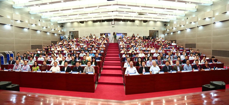 高校引领 专家学者共探“AI+教育”融合创新路径