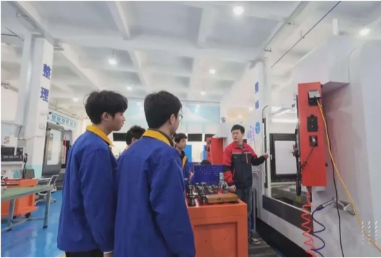 产教融合育工匠 助力职教生实现高质量就业