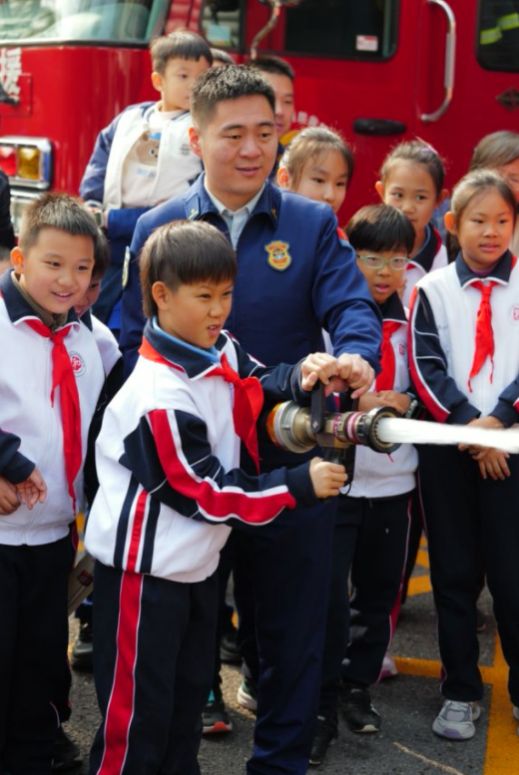 家校社共绘教育同心圆 切实筑牢校园安全防线