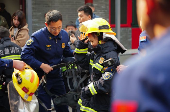 家校社共绘教育同心圆 切实筑牢校园安全防线