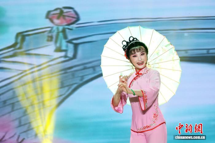 文艺志愿者走进东南大学绽放文艺之花