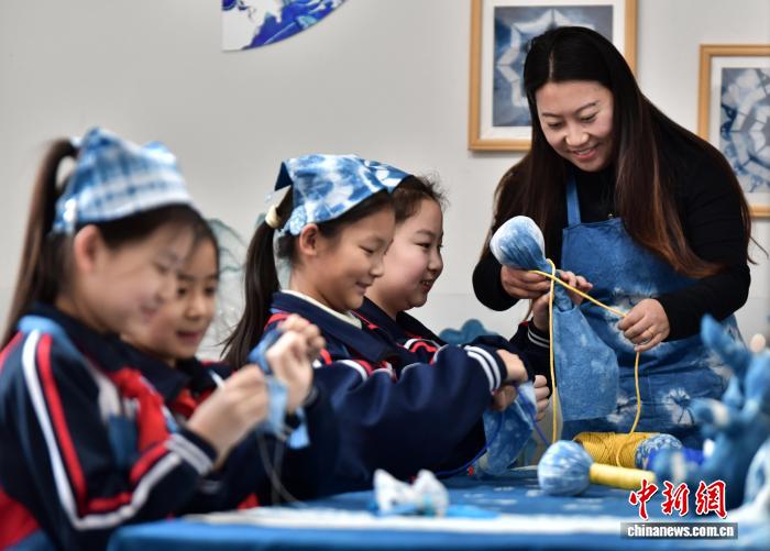 中医药文化浸润校园 “千年药都”河北安国:中医药文化浸润校园