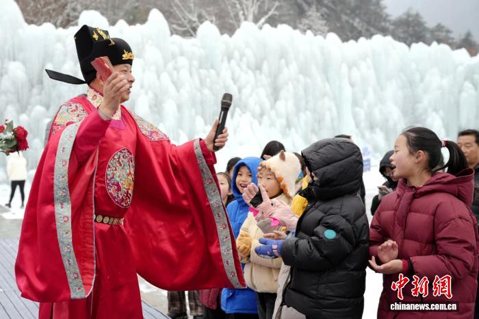 秦岭腹地冰雕雪景美不胜收