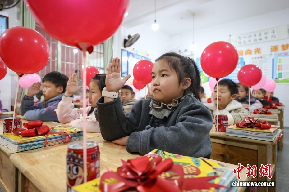 校园模式开启 多地中小学生迎来新学期 校园模式开启 多地中小学生迎来新学期