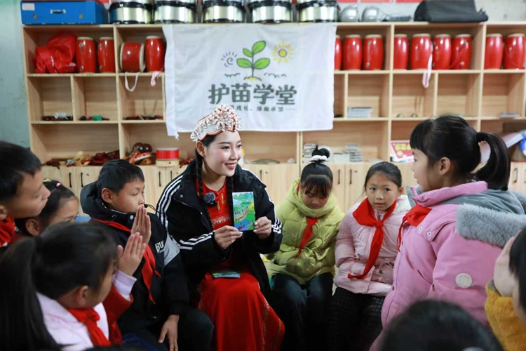 杨钰尼委员:履职就是要接地气、聚合力、办实事 杨钰尼委员:履职就是要接地气、聚合力、办实事