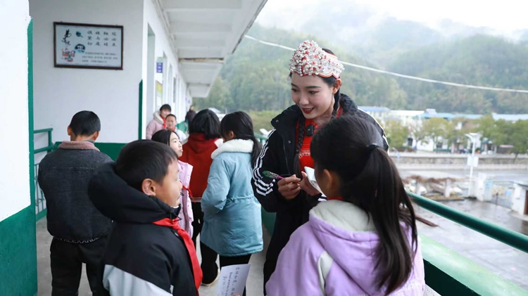 杨钰尼委员:履职就是要接地气、聚合力、办实事 杨钰尼委员:履职就是要接地气、聚合力、办实事