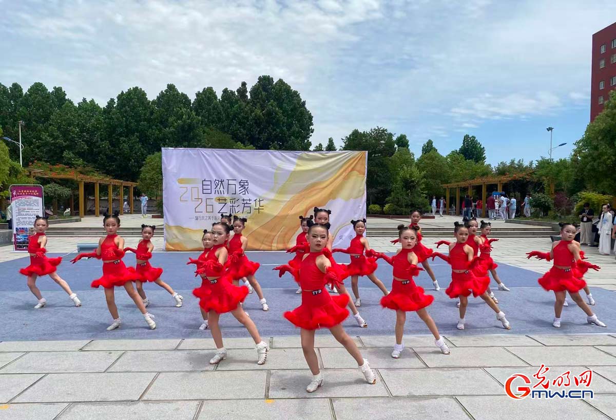河南省长葛市求实学校校园文艺展演“庆校庆 迎六一” 河南省长葛市求实学校校园文艺展演“庆校庆 迎六一”