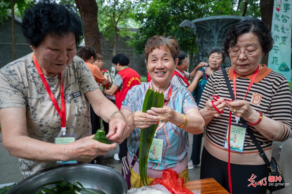 【聚焦高考 逐梦今夏】多彩祝福致青春，从容落笔向未来