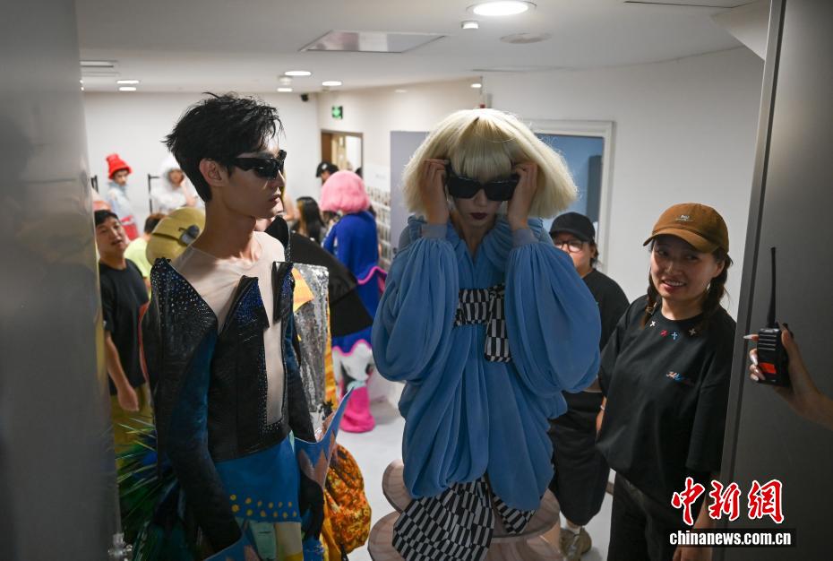 中国美院毕业展演亮相杭州西湖畔