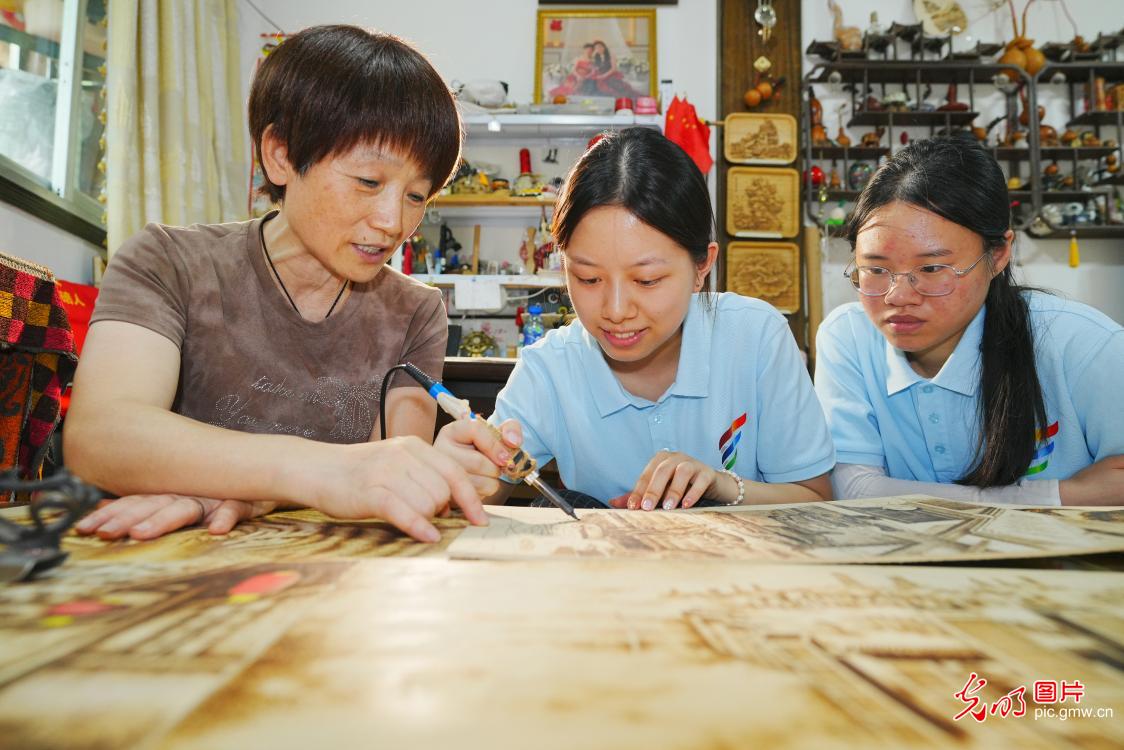 步履丈量乡土文脉 做文化传承“守艺人”
