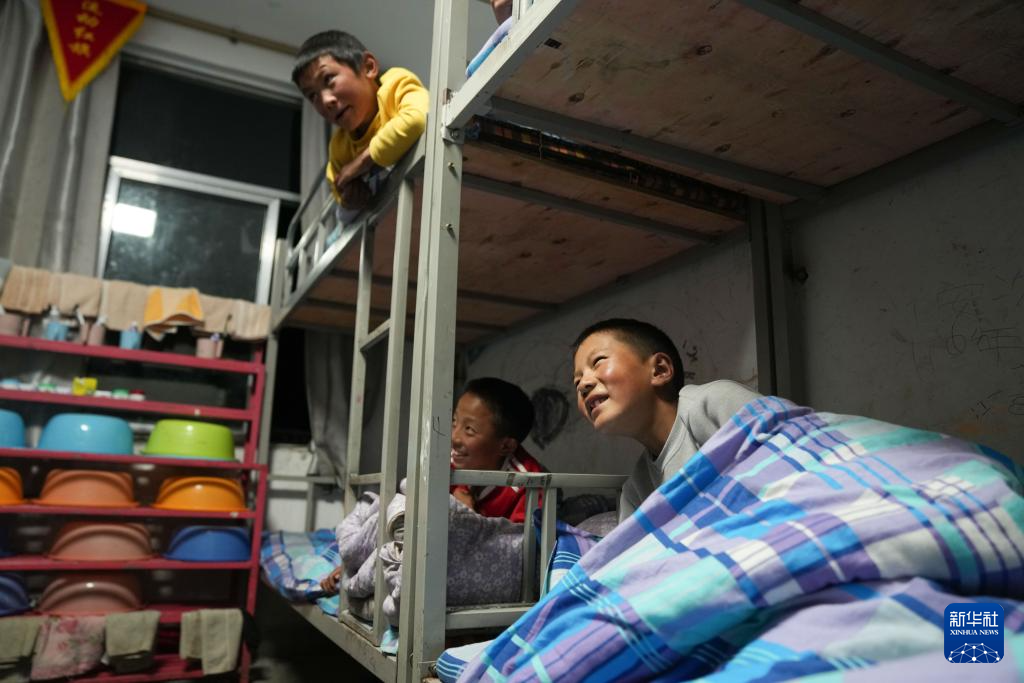 在林芝海拔4000米的小学,看教育援藏开花结果