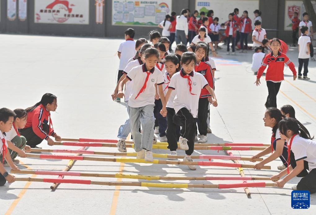 广西梧州：学校里的“民族传统体育运动会”