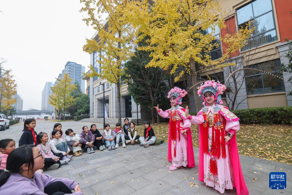 浙江诸暨:传统戏剧进校园
