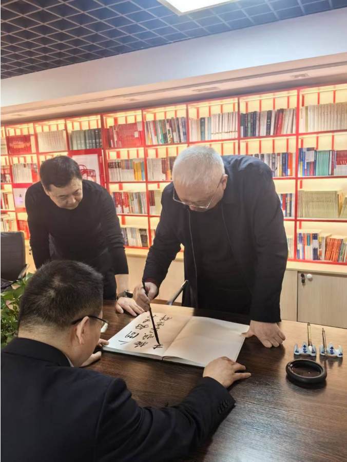 北京理工大学出版社携手“课本里的大作家”走进抚顺 北京理工大学出版社携手“课本里的大作家”走进抚顺