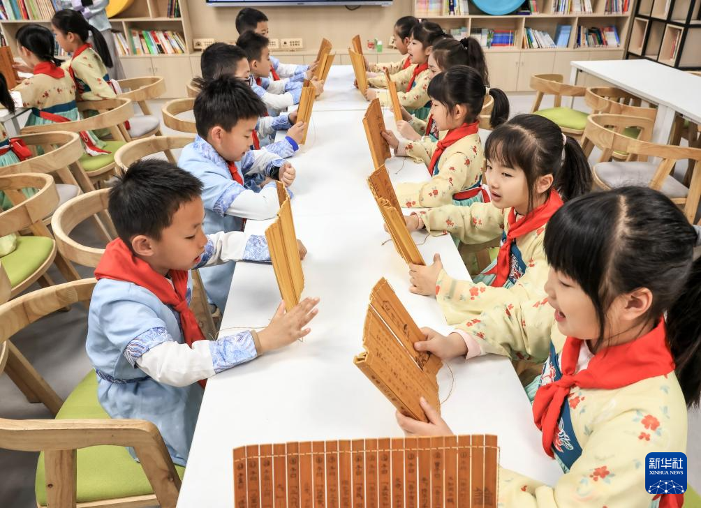 享受阅读 快乐成长