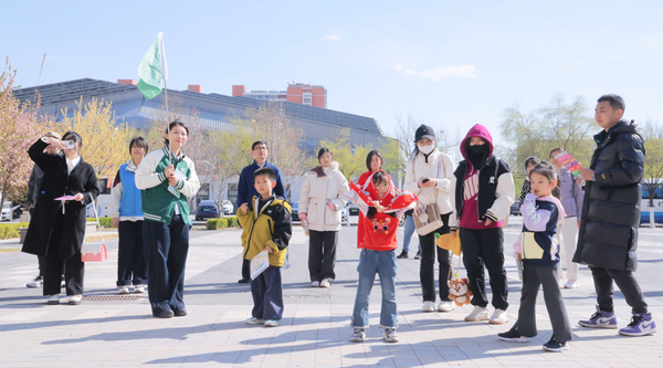 春燕秋鸿领航 市民解锁中国农大文化密码