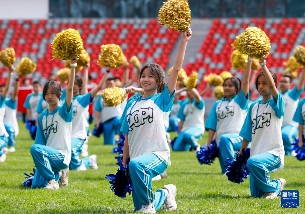 英姿少年展风采