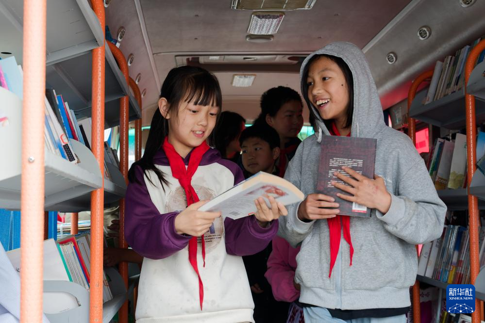 书香伴科普 欢乐迎“六一”