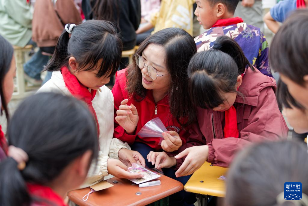 书香伴科普 欢乐迎“六一”