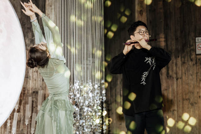 山水为幕乐音为笔 大学生暑期社会实践团走进宏村